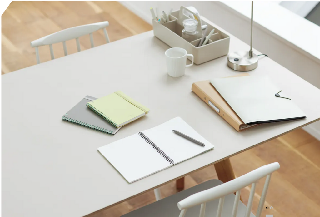 Zoomy BUNGU KOKUYO Sooofa soft ring grid notebook with pastel tones, 4mm square ruled pages, ideal for journaling and note-taking.