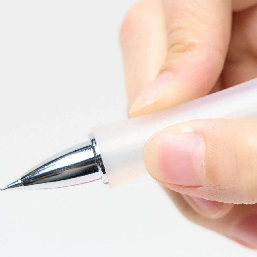 Ice white Pilot Doctor Grip Classic 0.5mm mechanical pencil from JapanoMono, featuring a sleek design and comfortable grip.